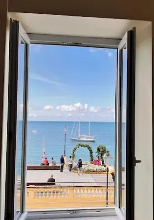 Casa Sea Life, Beachfront With Parking Camogli