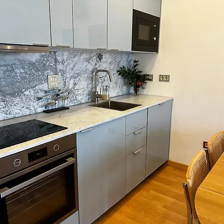 Casa Sea Life, Beachfront With Parking Apartment