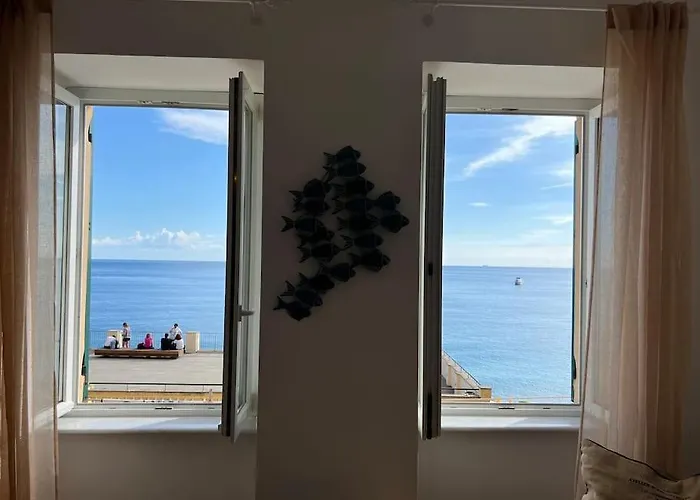 Casa Sea Life, Beachfront With Parking 아파트 *